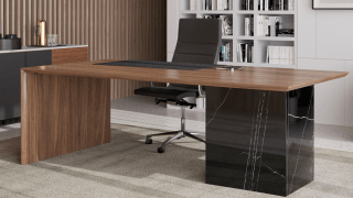 Gia Desk