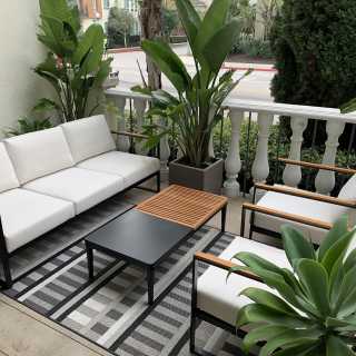 Image by Louis Schellong Image by Louis Schellong